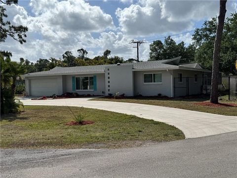 2136 Jasper AVE FORT MYERS FL 33907