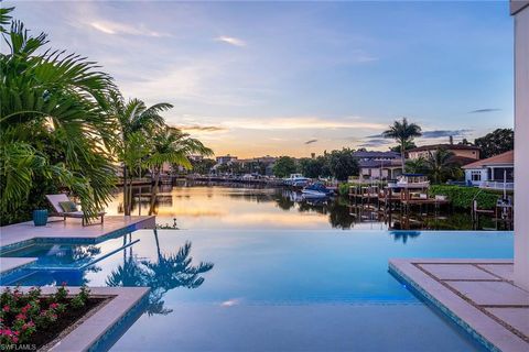 371 Hawser LN NAPLES FL 34102