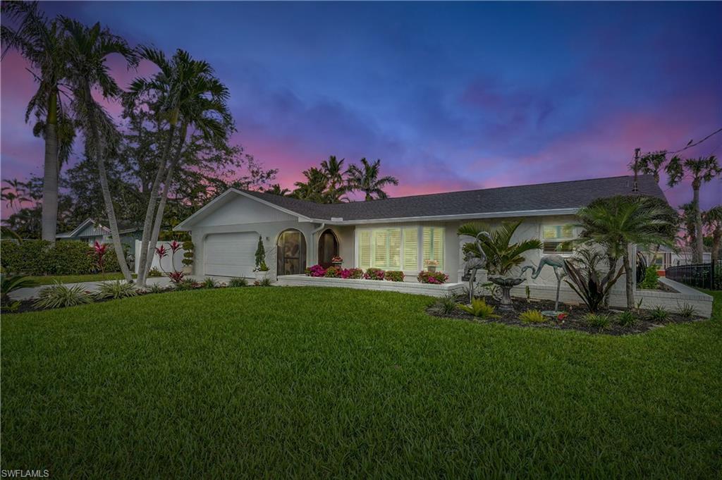 6086 Cocos DR