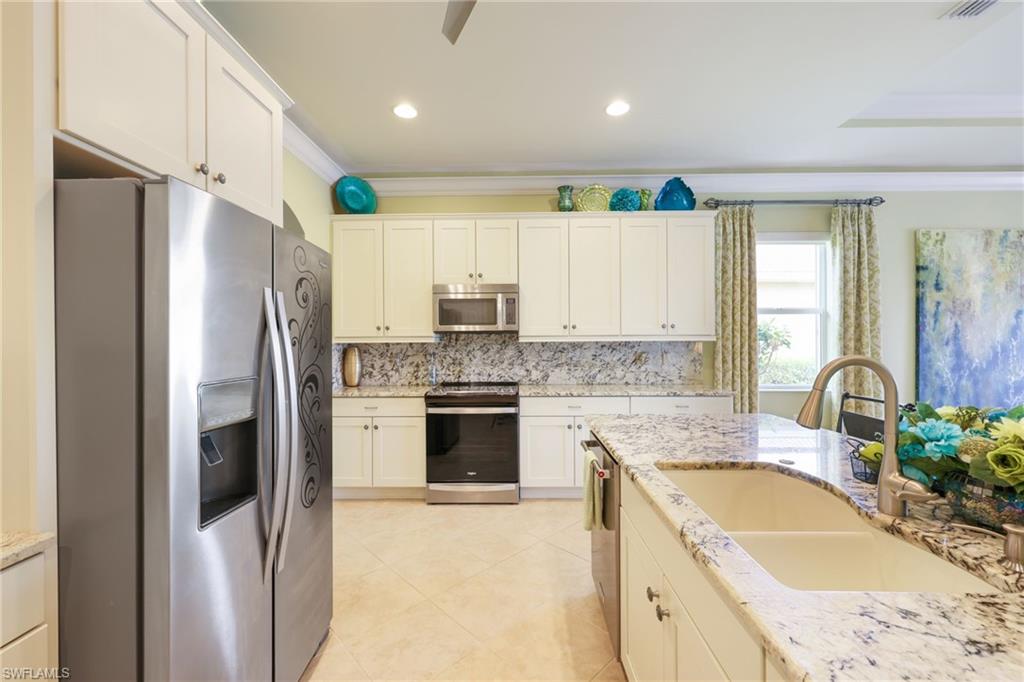 11619 Giulia DR
