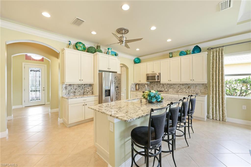 11619 Giulia DR
