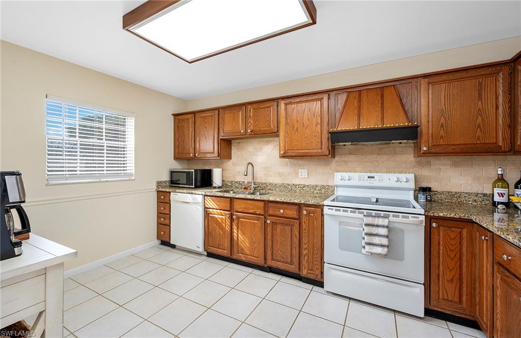 1267 Hazeltine DR