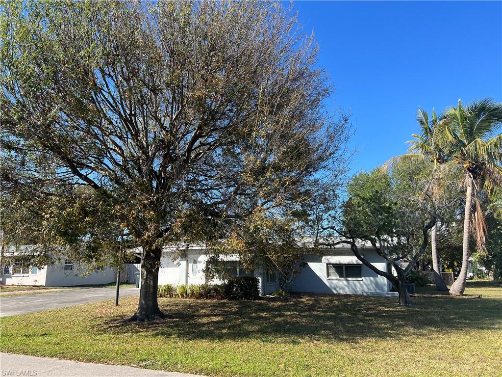 1449 Collins RD