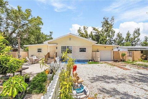 2767 Winona DR, North Fort Myers, FL 33917 - MLS#: 223061291