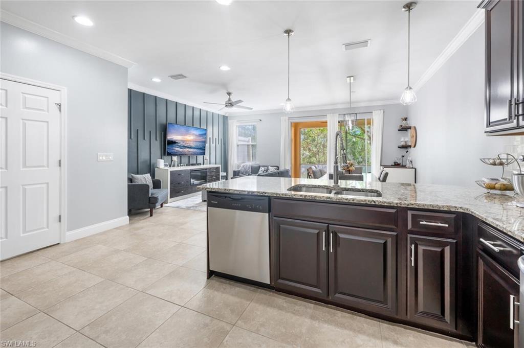 Bonita Springs, Florida 34135, United States, 2 Bedrooms Bedrooms, ,3 BathroomsBathrooms,Residential,Contingent,25354