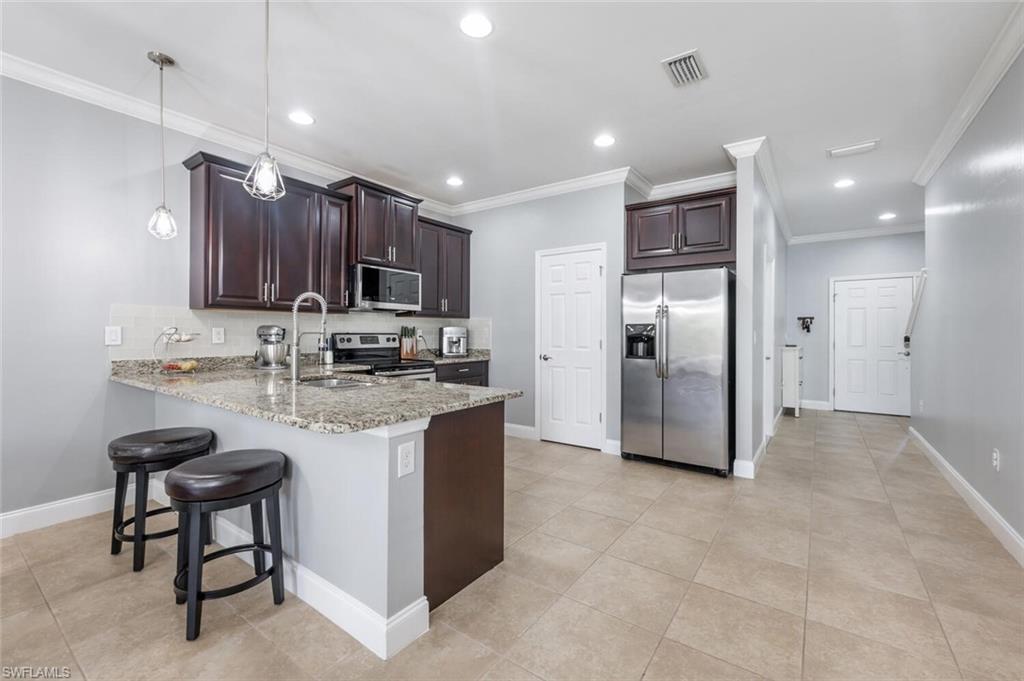 Bonita Springs, Florida 34135, United States, 2 Bedrooms Bedrooms, ,3 BathroomsBathrooms,Residential,Contingent,25354