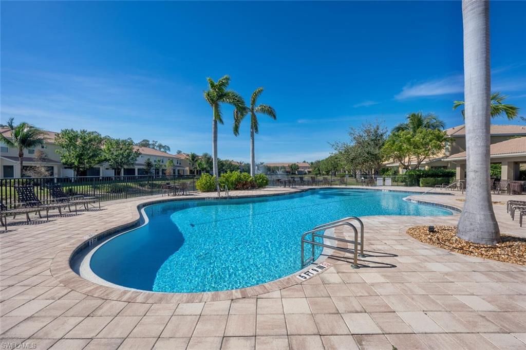 Bonita Springs, Florida 34135, United States, 2 Bedrooms Bedrooms, ,3 BathroomsBathrooms,Residential,Contingent,25354