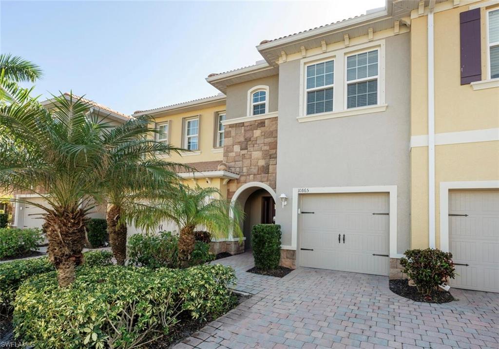 Bonita Springs, Florida 34135, United States, 2 Bedrooms Bedrooms, ,3 BathroomsBathrooms,Residential,Contingent,25354