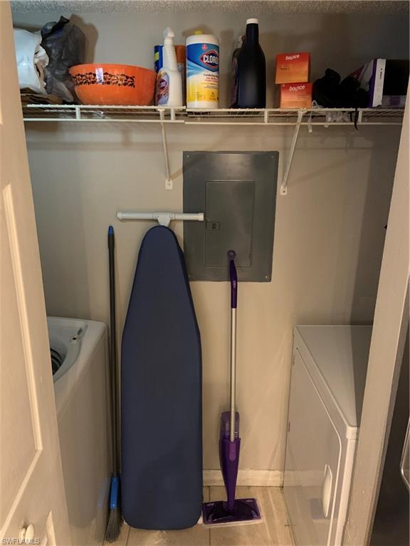 Naples, Florida 34109, United States, 2 Bedrooms Bedrooms, ,2 BathroomsBathrooms,Residential,Contingent,87512