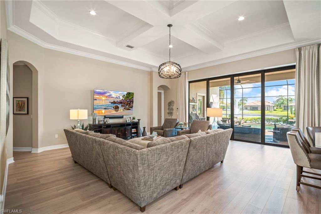 6420 Costa CIR