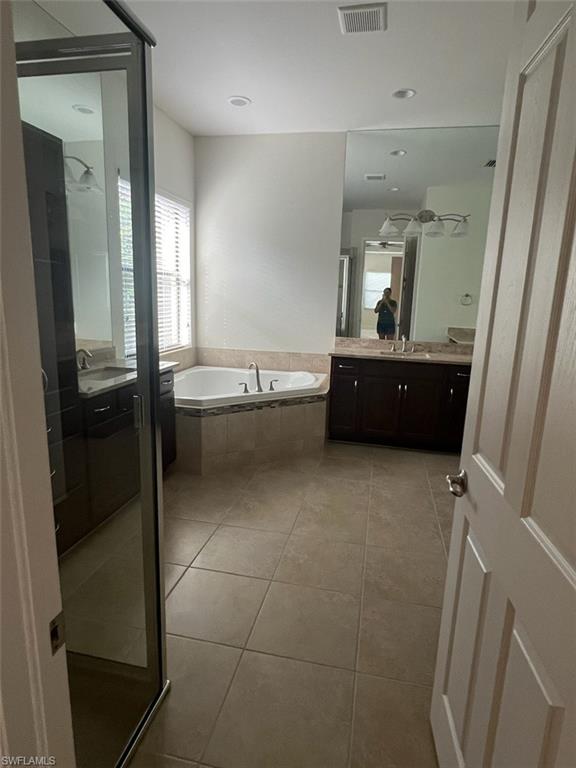 Naples, Florida 34119, United States, 3 Bedrooms Bedrooms, ,3 BathroomsBathrooms,Residential,Pending,45598