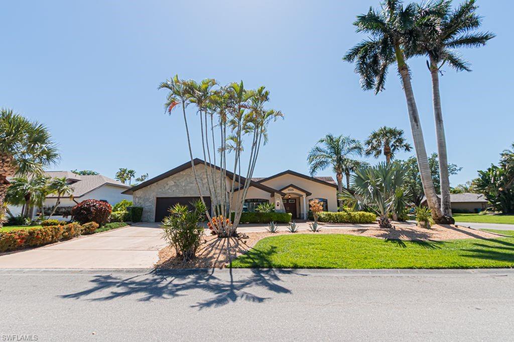 1323 Claret CT
