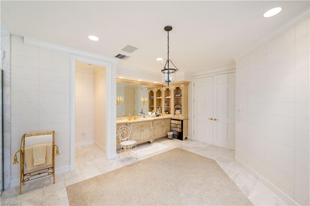 Naples, Florida 34102, United States, 5 Bedrooms Bedrooms, ,6 BathroomsBathrooms,Residential,Active,64057