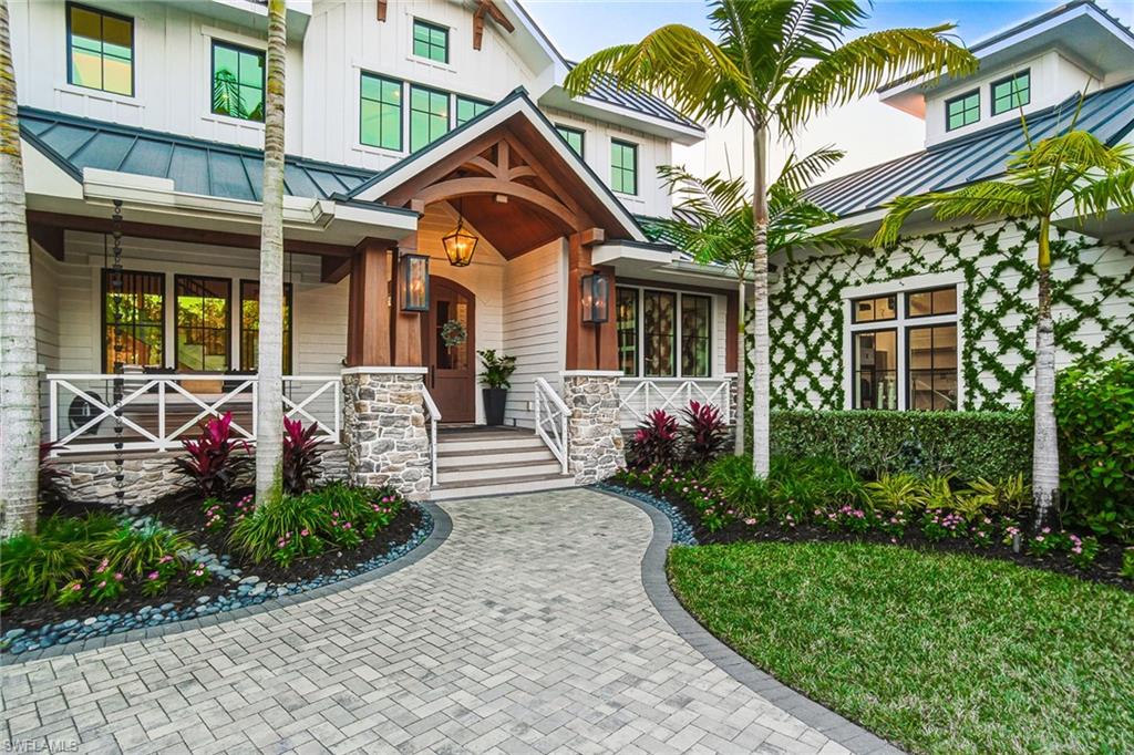 325 Cocohatchee BLVD