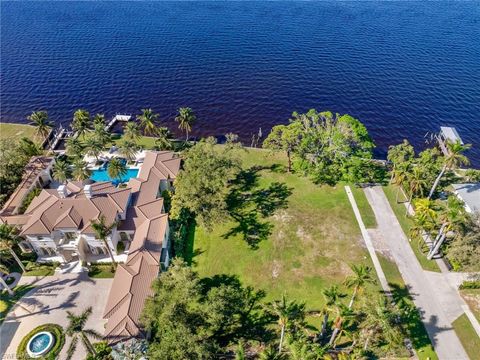 1212 Coconut DR FORT MYERS FL 33901