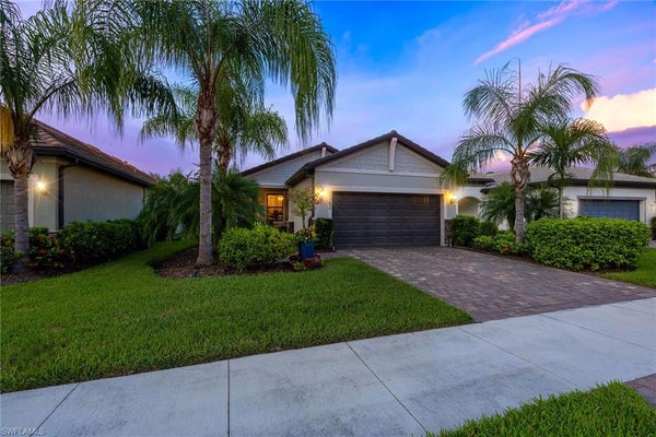 11256 CARLINGFORD RD, FORT MYERS, FL 33913 - Image bdbf5cce7f6ace116c6c8cf5d125ea49/2073220364