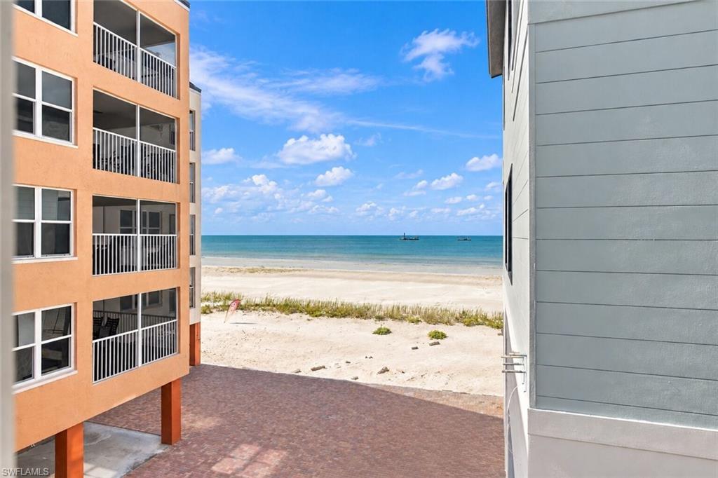 724 Estero BLVD