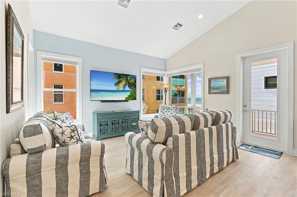 724 Estero BLVD