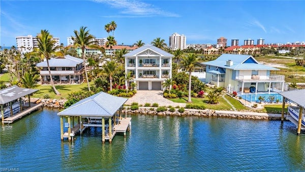 22491 BUCCANEER LAGOON ST, FORT MYERS BEACH, FL 33931 - Image c3f126e294dbb4f3973eb9cefe2a7d98/3336397431
