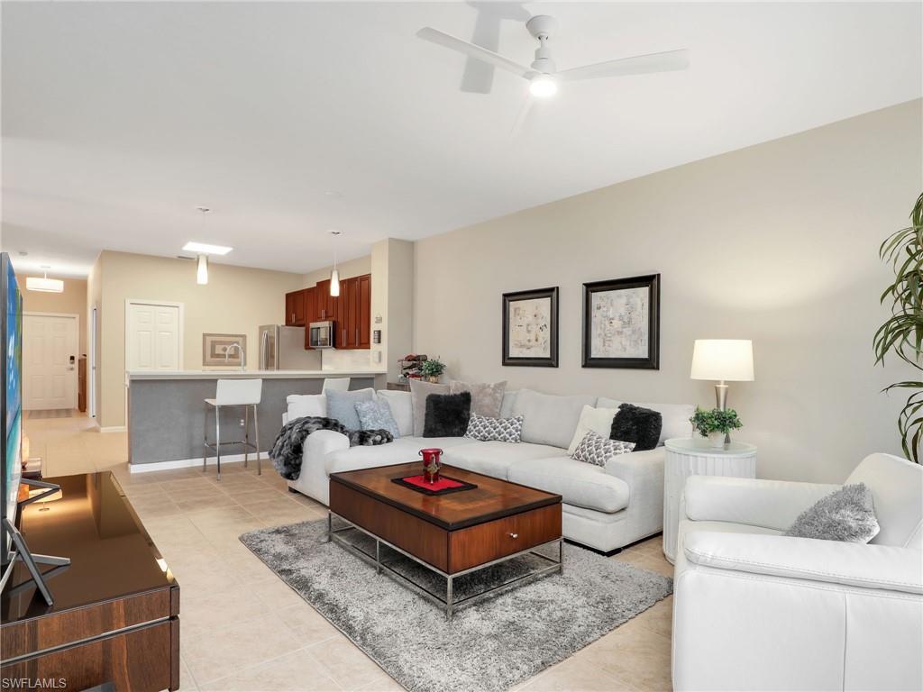 10025 Heather LN 704