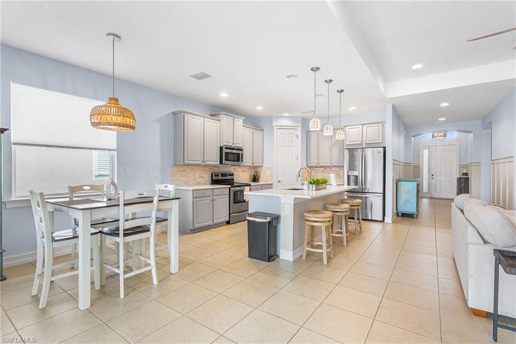 13104 SILVER THORN LOOP