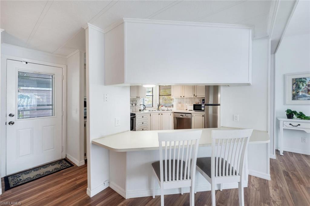 Naples, Florida 34104, United States, 2 Bedrooms Bedrooms, ,2 BathroomsBathrooms,Residential,Active,97255