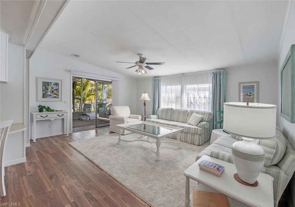 Naples, Florida 34104, United States, 2 Bedrooms Bedrooms, ,2 BathroomsBathrooms,Residential,Active,97255