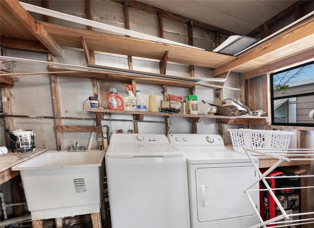 Naples, Florida 34104, United States, 2 Bedrooms Bedrooms, ,2 BathroomsBathrooms,Residential,Active,97255