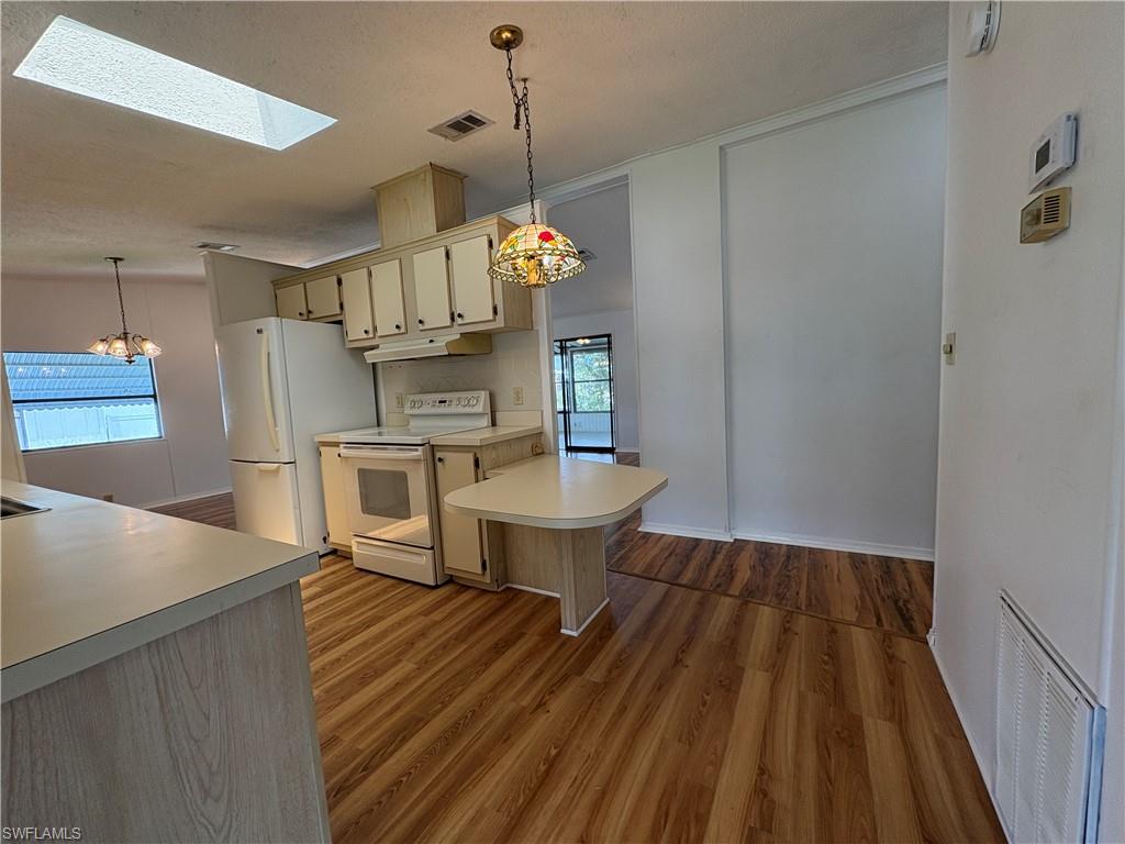 Naples, Florida 34104, United States, 2 Bedrooms Bedrooms, ,2 BathroomsBathrooms,Residential,Active,142675