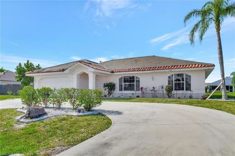 1108 SW 42nd TER, Cape Coral, FL 33914 - #: 224023509