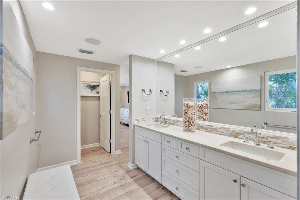 Sanibel, Florida 33957, United States, 4 Bedrooms Bedrooms, ,4 BathroomsBathrooms,Residential,Active,69042