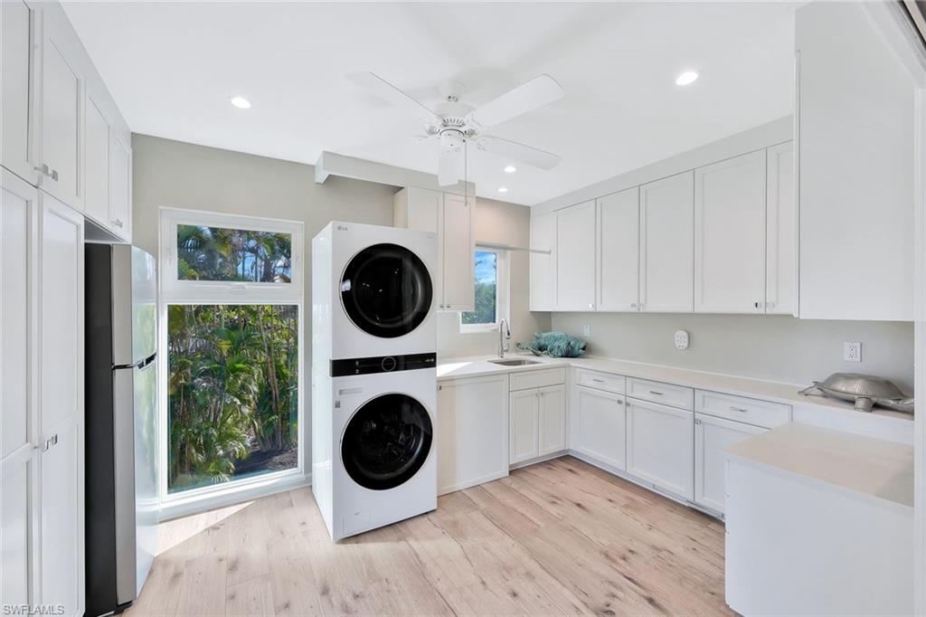 Sanibel, Florida 33957, United States, 4 Bedrooms Bedrooms, ,4 BathroomsBathrooms,Residential,Active,69042