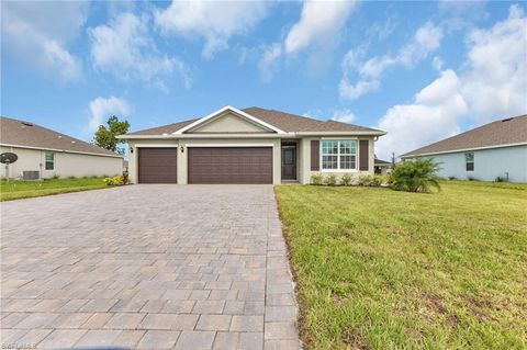 Single Family Residence in PUNTA GORDA FL 16048 Alcira CIR.jpg