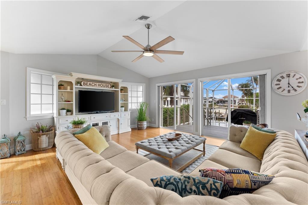 437 Trade Winds AVE