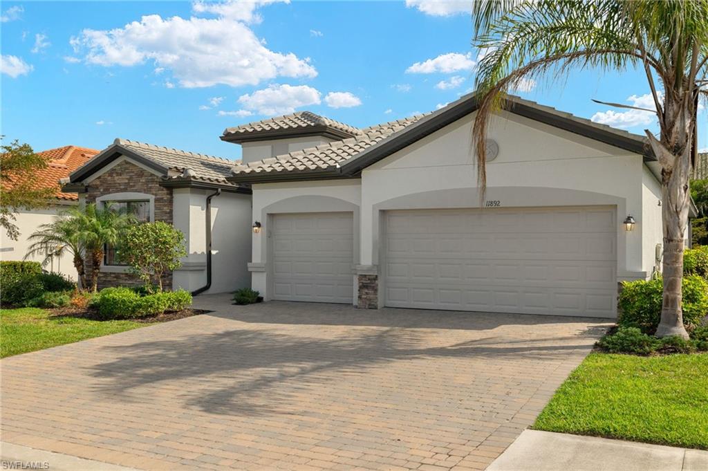 11892 Hickory Estate CIR
