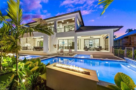 255 21st AVE S NAPLES FL 34102