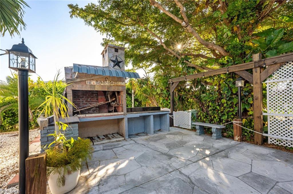 Naples, Florida 34104, United States, 2 Bedrooms Bedrooms, ,2 BathroomsBathrooms,Residential,Active,87520