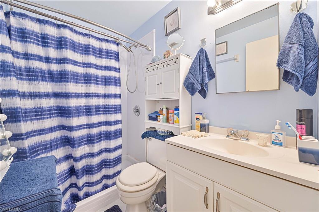 North Fort Myers, Florida 33917, United States, 6 Bedrooms Bedrooms, ,4 BathroomsBathrooms,Residential,Active,140621