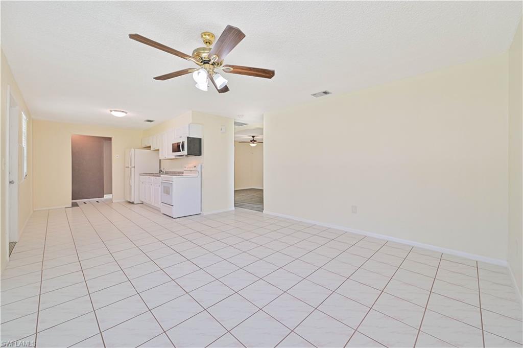 North Fort Myers, Florida 33917, United States, 6 Bedrooms Bedrooms, ,4 BathroomsBathrooms,Residential,Active,140621