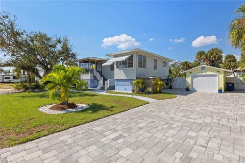 121 Andre Mar DR, Fort Myers Beach, FL 33931 - #: 223081056