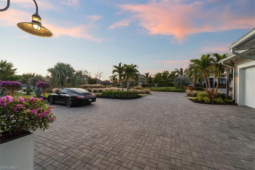 Naples, Florida 34113, United States, 4 Bedrooms Bedrooms, ,5 BathroomsBathrooms,Residential,Pending,19383