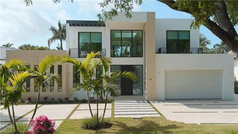 590 6th AVE N NAPLES FL 34102