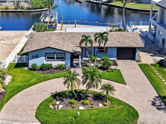 35 FAIRVIEW BLVD, FORT MYERS BEACH, FL 33931 - Image ec42cc2bc5d68bc1420ae36b9b6db559/1876500444