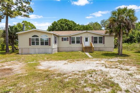 Single Family Residence in CLEWISTON FL 615 Olivo ST.jpg