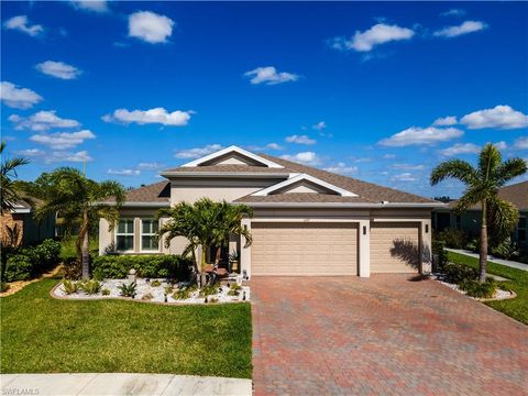 3267 Baravaldo CIR CAPE CORAL FL 33909