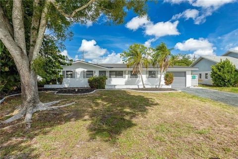 8937 Forest ST FORT MYERS FL 33907