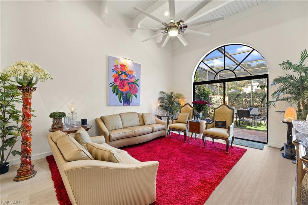 1437 Larkspur DR