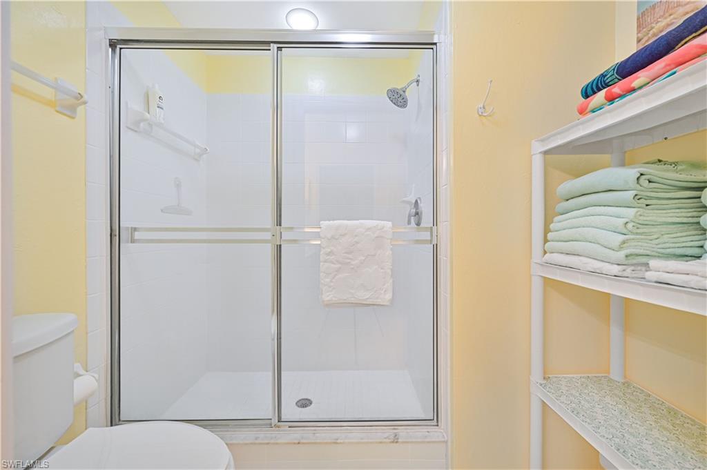 Fort Myers, Florida 33919, United States, 2 Bedrooms Bedrooms, ,2 BathroomsBathrooms,Residential,Contingent,169027