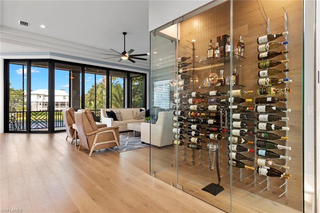 211 San Mateo DR