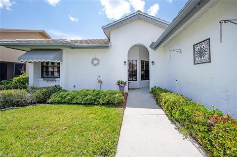 461 Countryside DR, Naples, FL 34104 - #: 223032301
